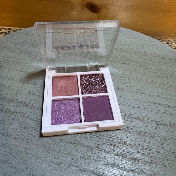 Lottie London Purple Eyeshadow Quad - Picture 3 of 3